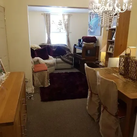 Entire Place In Scarborough. North Bay Beach, Peasolm Park And Centre All 5 Minute Walk *
