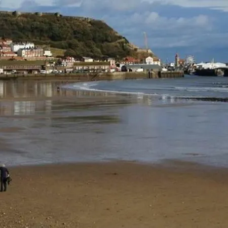 Entire Place In Scarborough. North Bay Beach, Peasolm Park And Centre All 5 Minute Walk