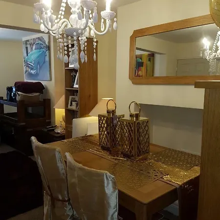 Entire Place In Scarborough. North Bay Beach, Peasolm Park And Centre All 5 Minute Walk شقة