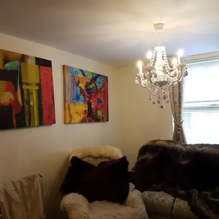 Apartment Entire Place In Scarborough. North Bay Beach, Peasolm Park And Centre All 5 Minute Walk Scarborough