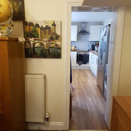 Apartment Entire Place In Scarborough. North Bay Beach, Peasolm Park And Centre All 5 Minute Walk Scarborough